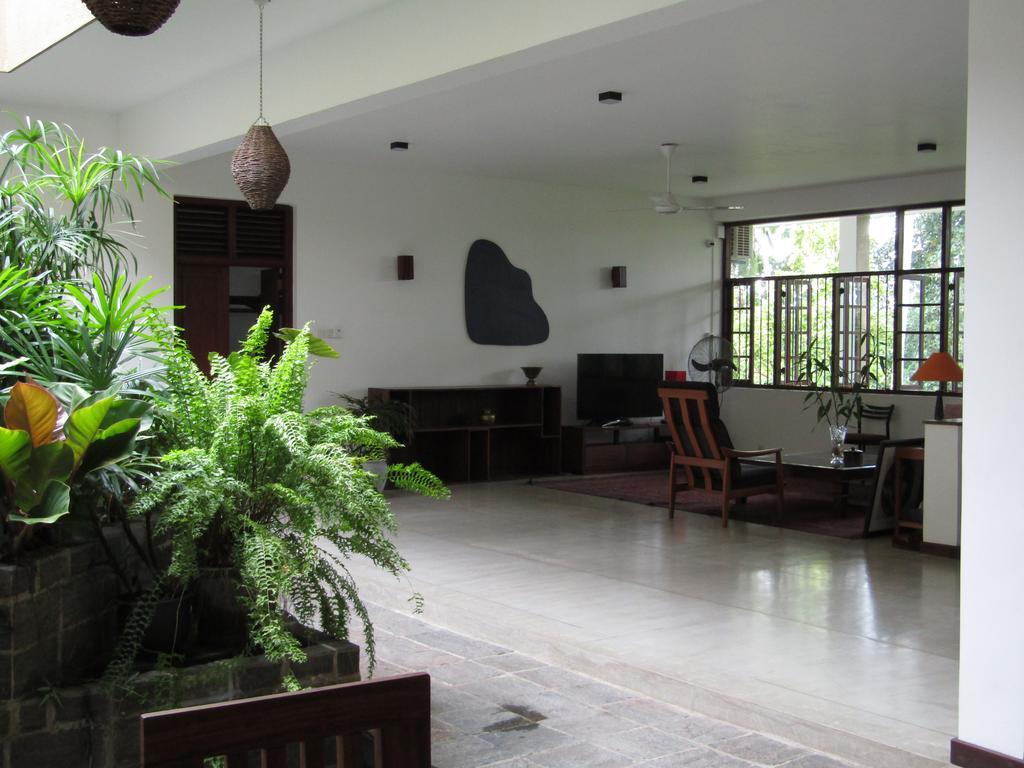 The Mirror Mansion Hotell Rajagiriya Exteriör bild