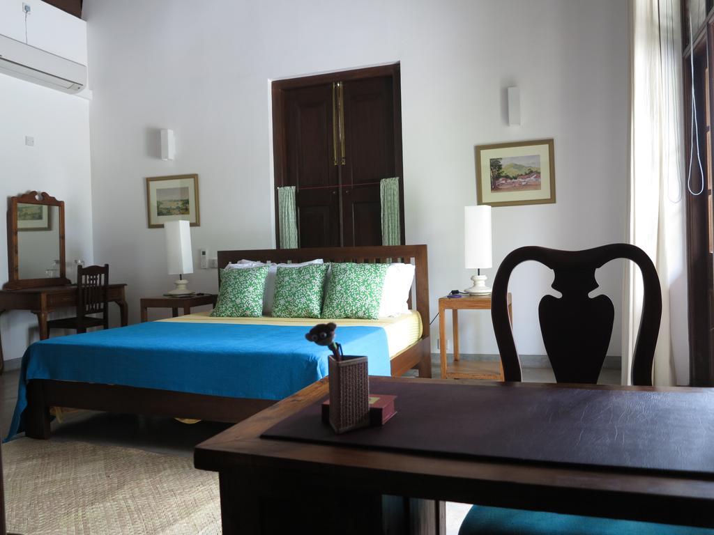 The Mirror Mansion Hotell Rajagiriya Exteriör bild