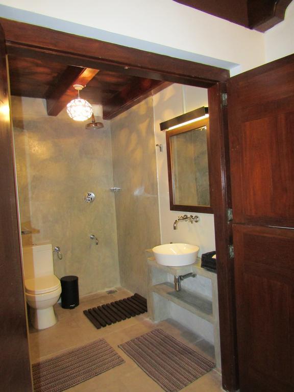 The Mirror Mansion Hotell Rajagiriya Exteriör bild