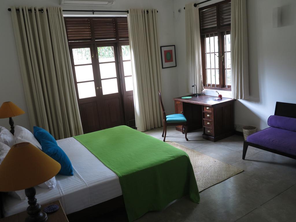 The Mirror Mansion Hotell Rajagiriya Exteriör bild